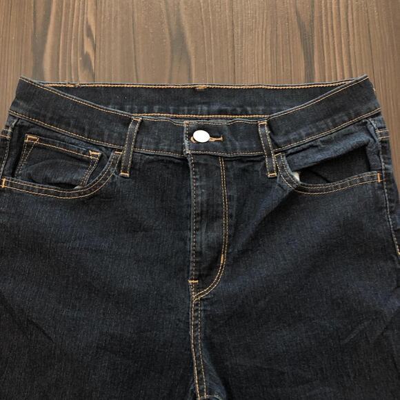 Women’s Levi Strauss Dark Wash Denim Jeans - Picture 3 of 5